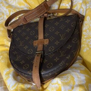 Louis Vuitton Chantilly crossbody vintage